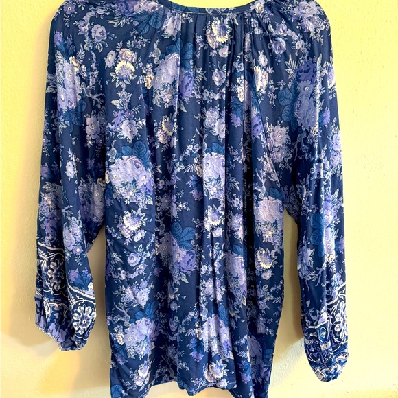 Walker & Wade Sonja top blue floral medium - Picture 4 of 4